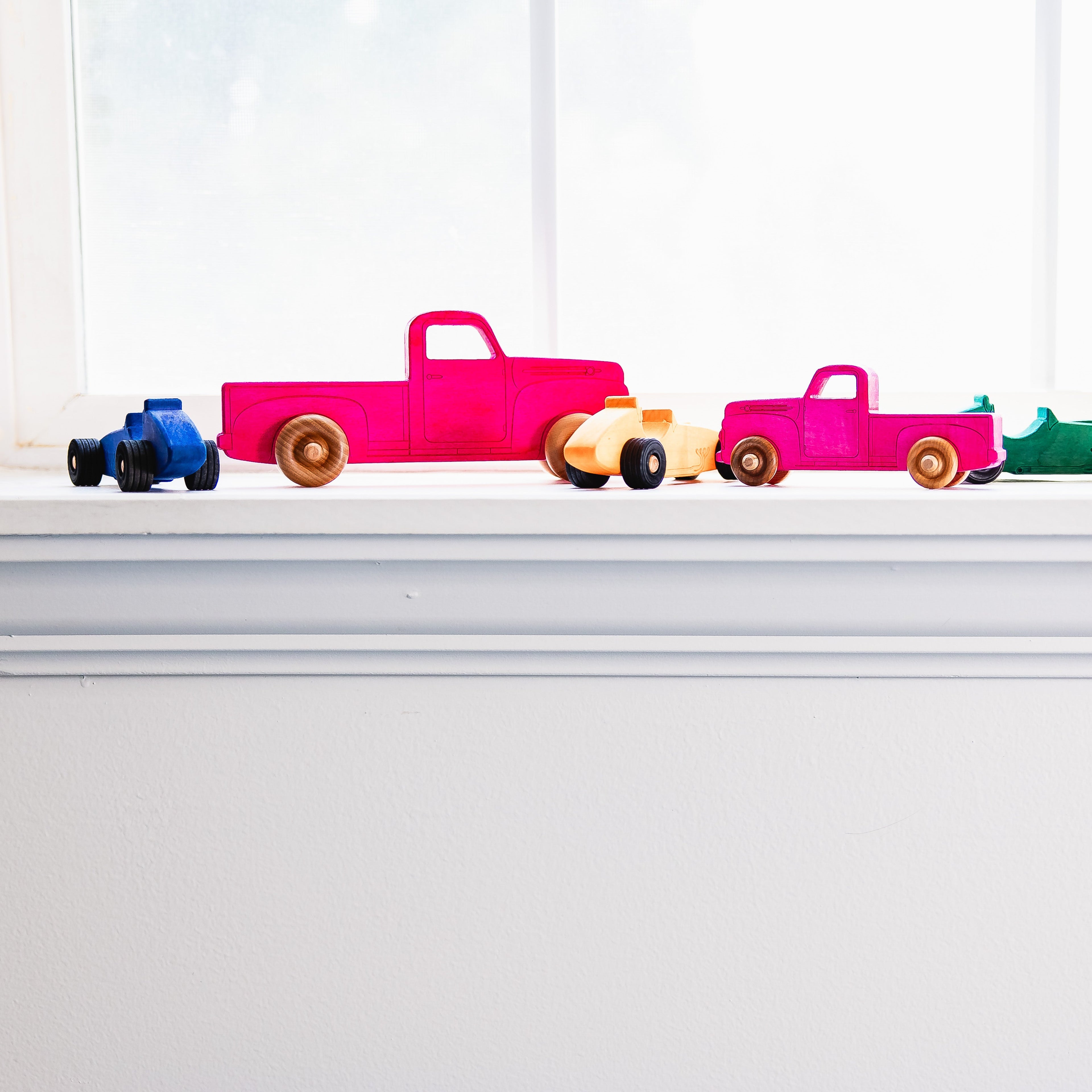 Montessori Educational Small Red Wooden Pickup Truck for Toddlers 1–3 | Eco-Friendly Maple Wood Toy | Made in the USA 🇺🇸